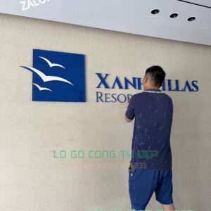 Lô gô khu nghỉ dưỡng, Logo homstay, lô gô xanh villas, logo acrylic gắn tường